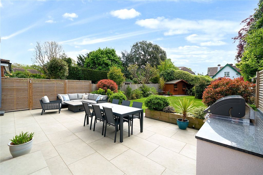 Property photo 2 of 18 Picture No. 12