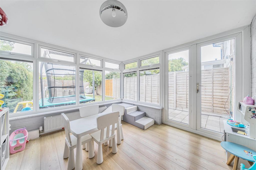 Property photo 3 of 17 Conservatory: