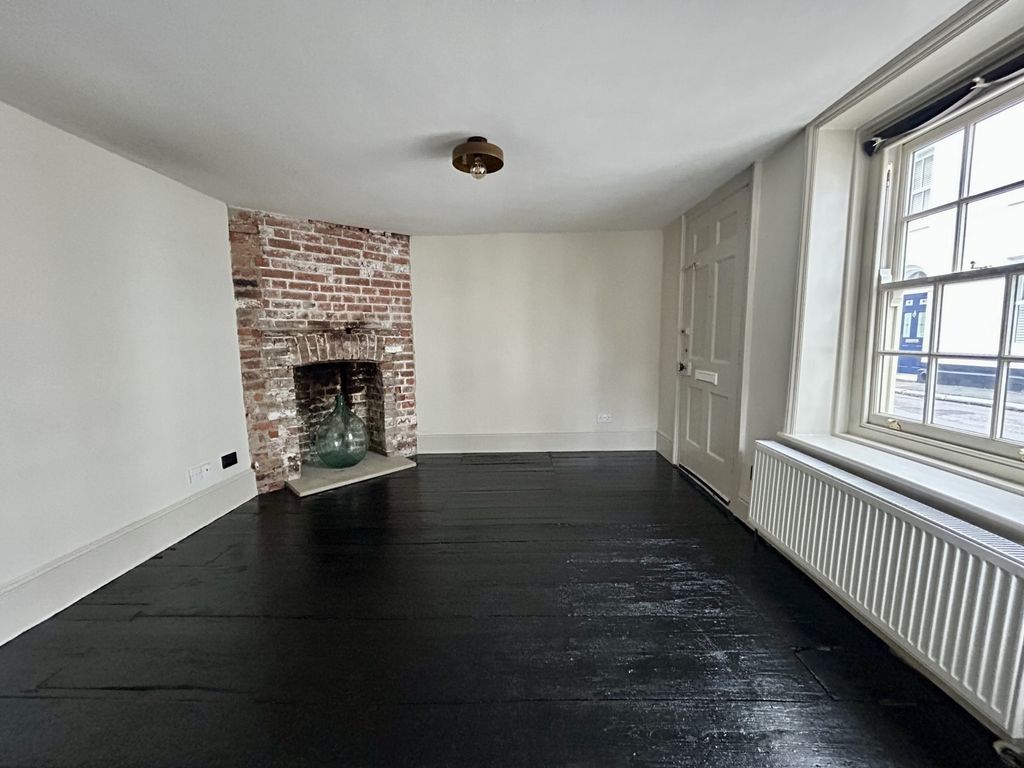 Property photo 2 of 13 Photo 3