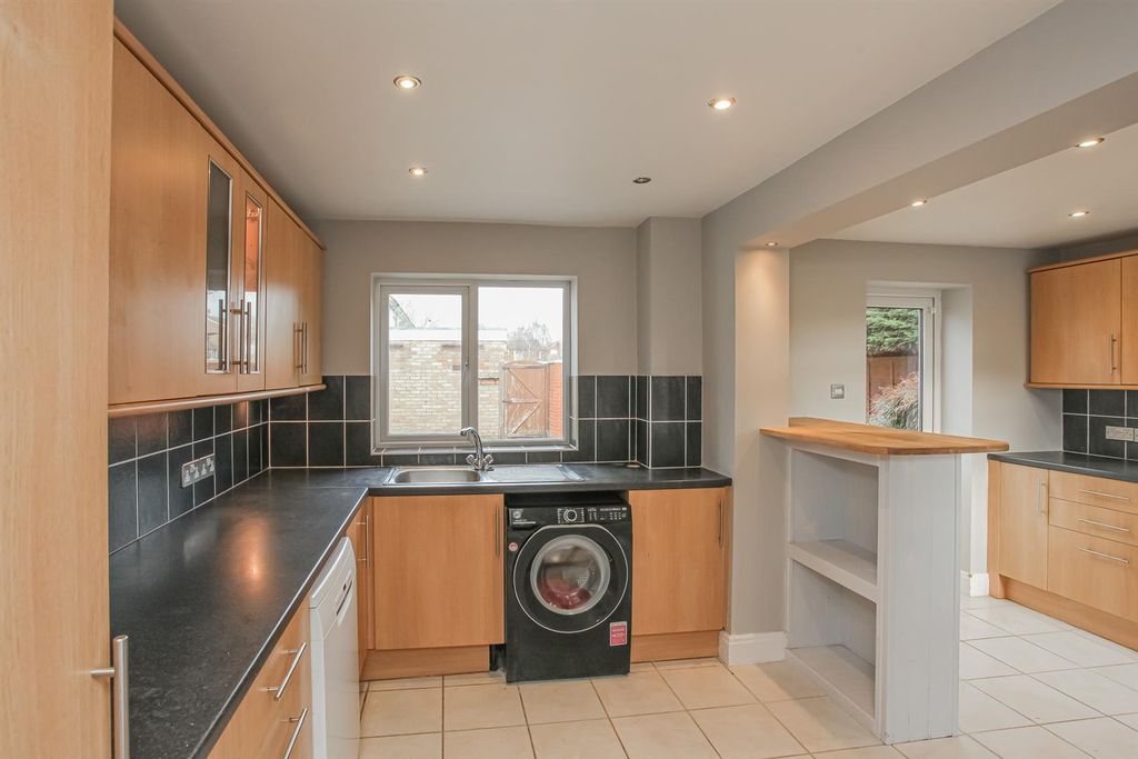 Property photo 2 of 15 Kitchen 1.Jpg