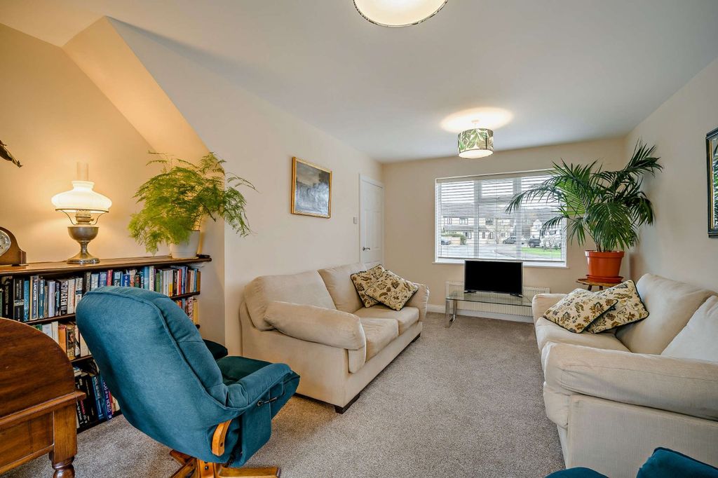 Property photo 2 of 13 Picture No. 11