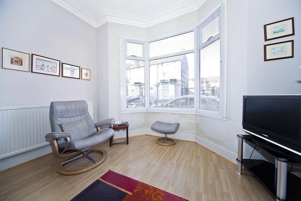 Property photo 3 of 17