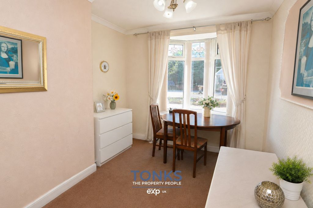Property photo 2 of 26