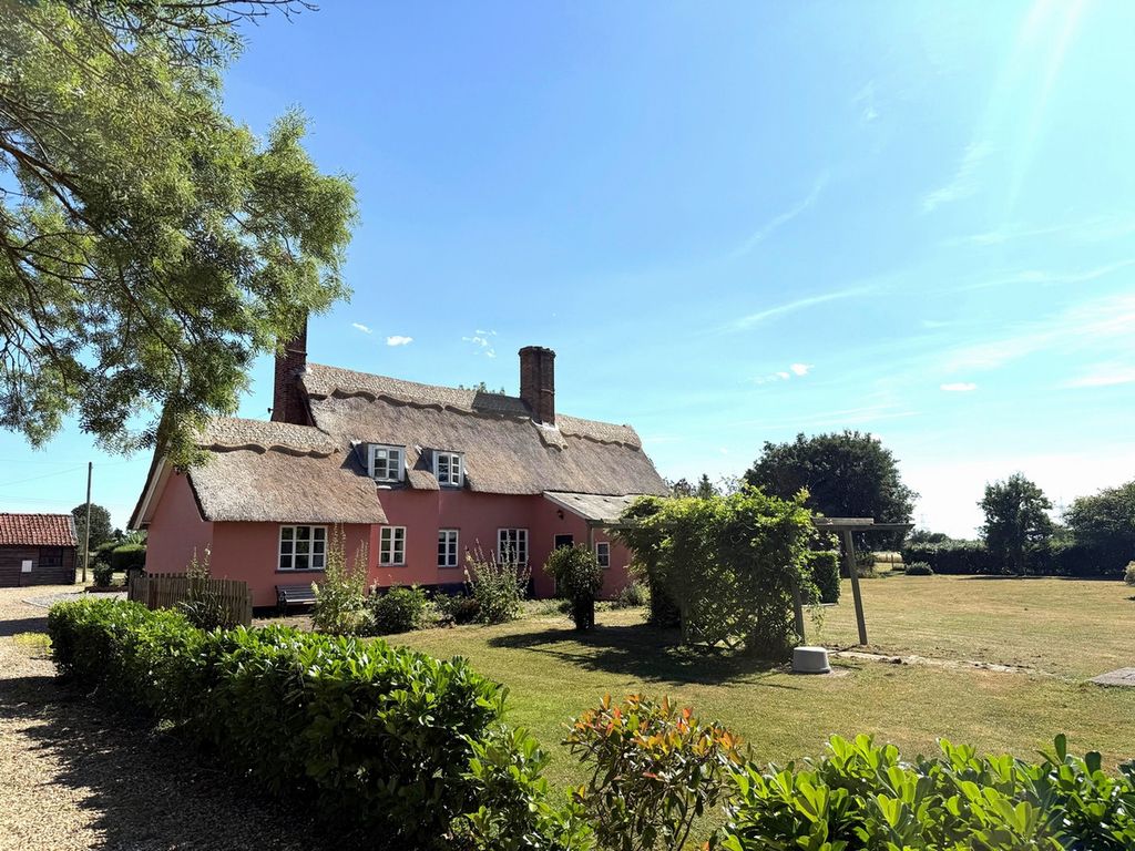 Property photo 2 of 39