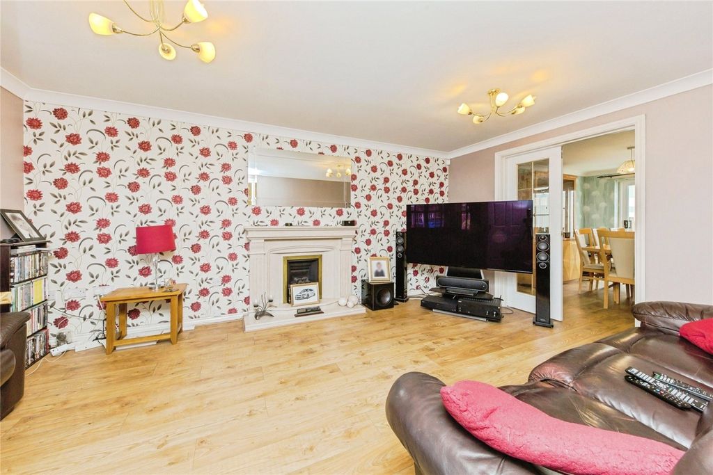 Property photo 3 of 23 Picture No. 05