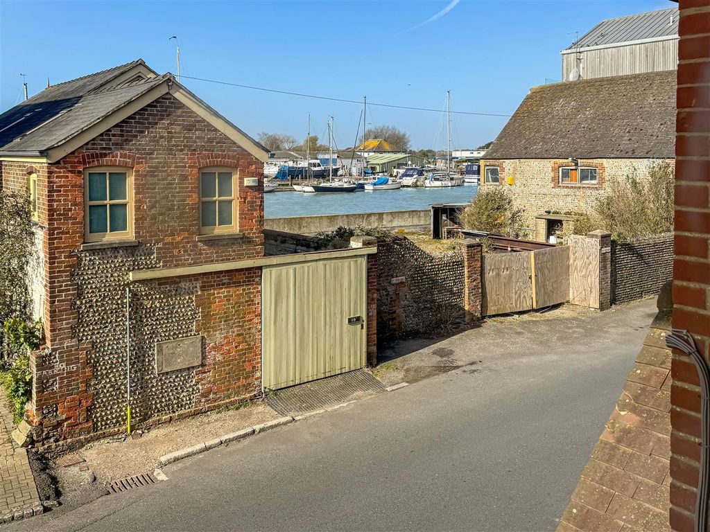 Property photo 2 of 10 Img_2754.Jpg