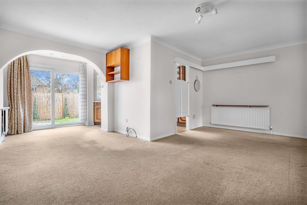 Property photo 2 of 11