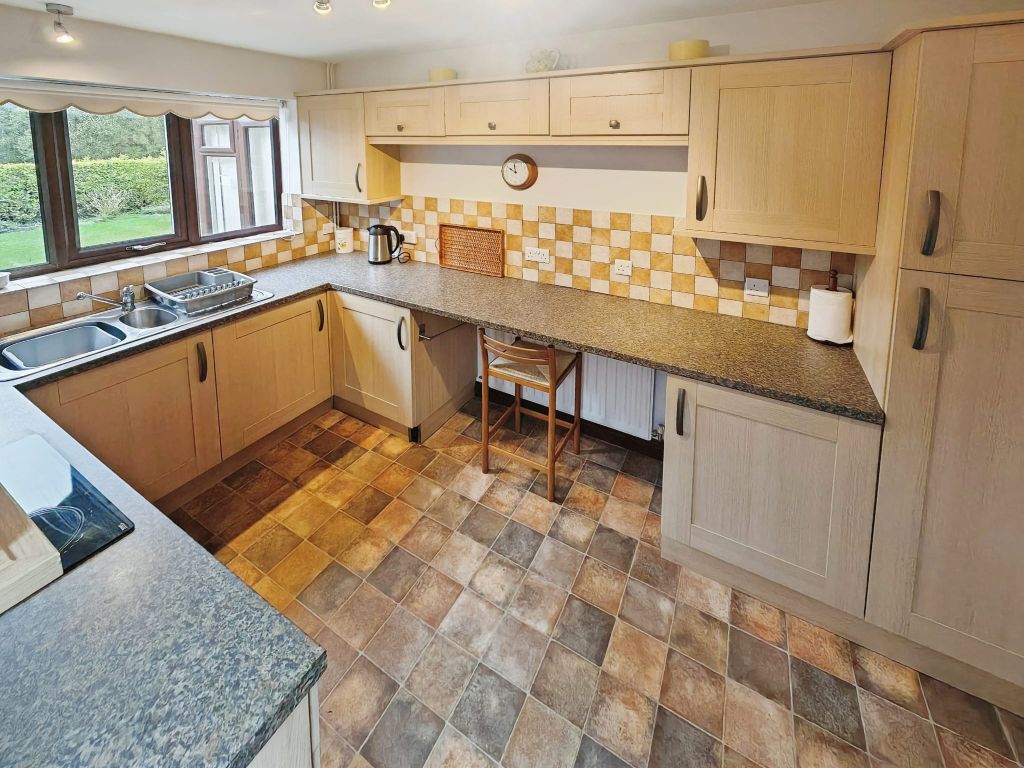 Property photo 2 of 24 Kitchen