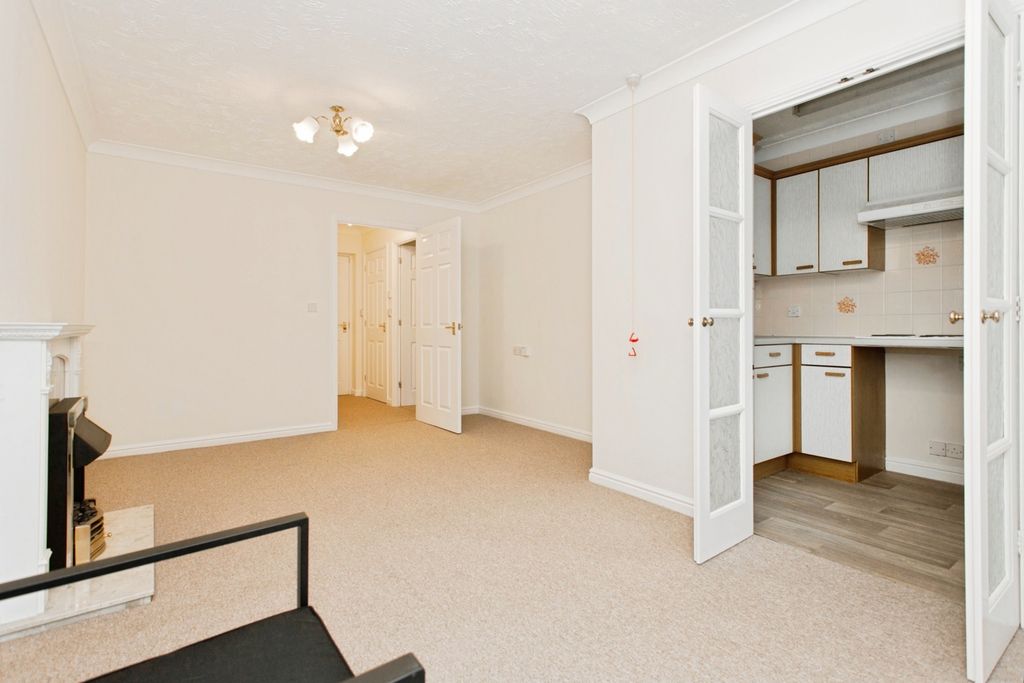 Property photo 3 of 17 Photo