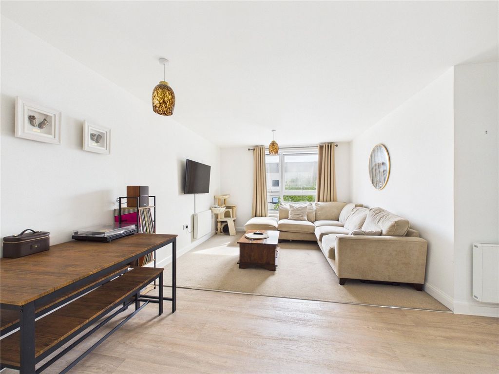 Property photo 2 of 11 Picture No. 37