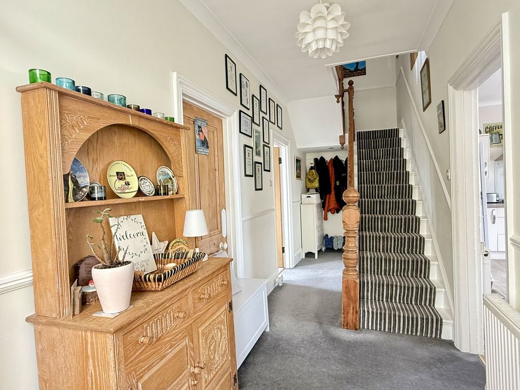 Property photo 3 of 37