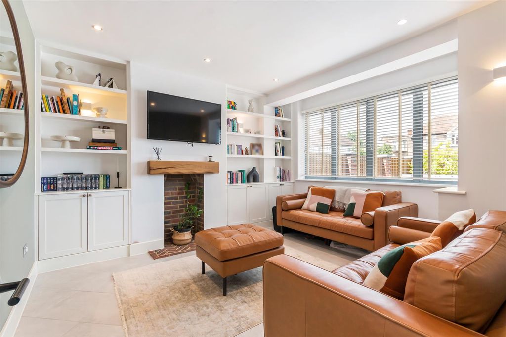 Property photo 3 of 38 Cannon Hill Lane