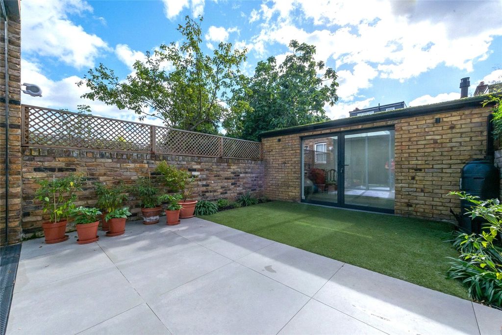 Property photo 2 of 12 Picture No. 07