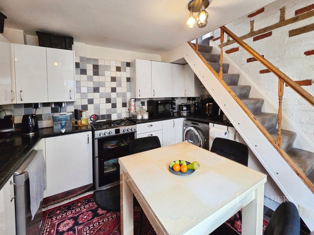Property photo 3 of 10 Pbox-Img.Jpg