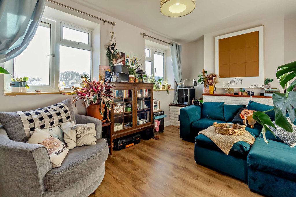 Property photo 3 of 22