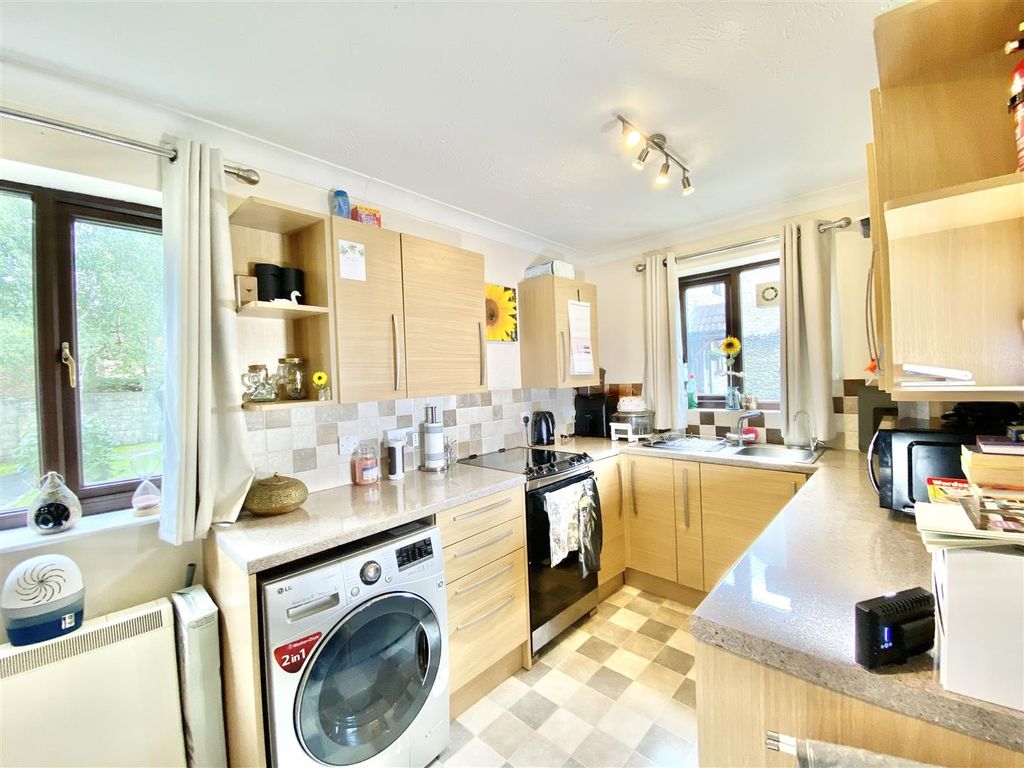 Property photo 2 of 6 232903E6-B6Ed-44C9-Baa5-C8A3377A73D6.Jpeg