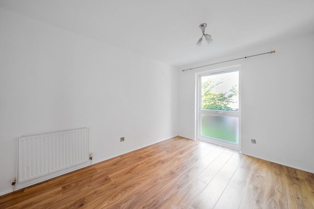 Property photo 3 of 7 Picture No. 02