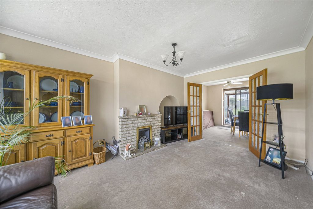 Property photo 3 of 19 Picture No. 02