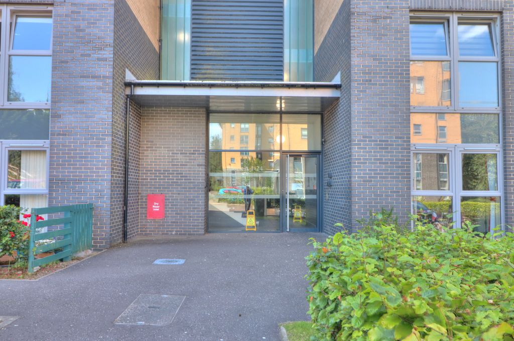 Property photo 3 of 13 Img_4269_70_71