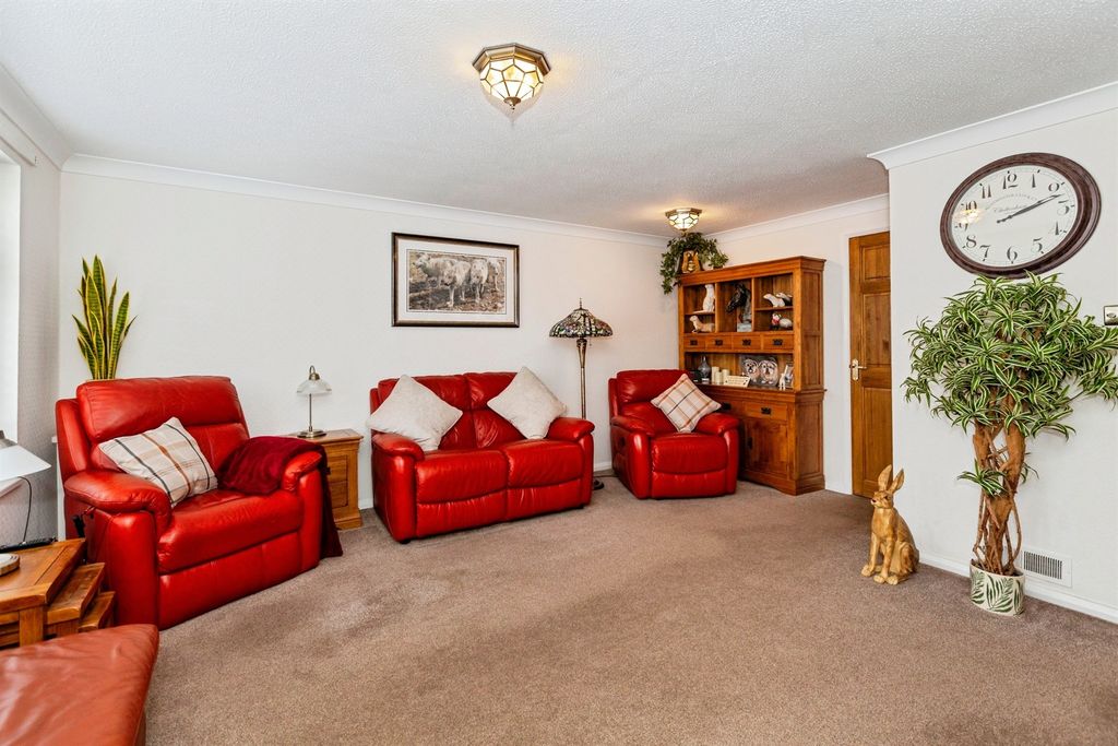 Property photo 3 of 17