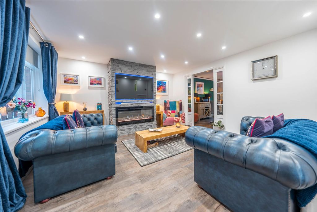 Property photo 2 of 44 Dsc09948-Hdr.Jpg