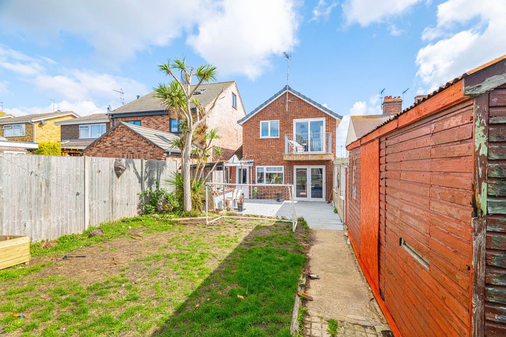 Property photo 2 of 18