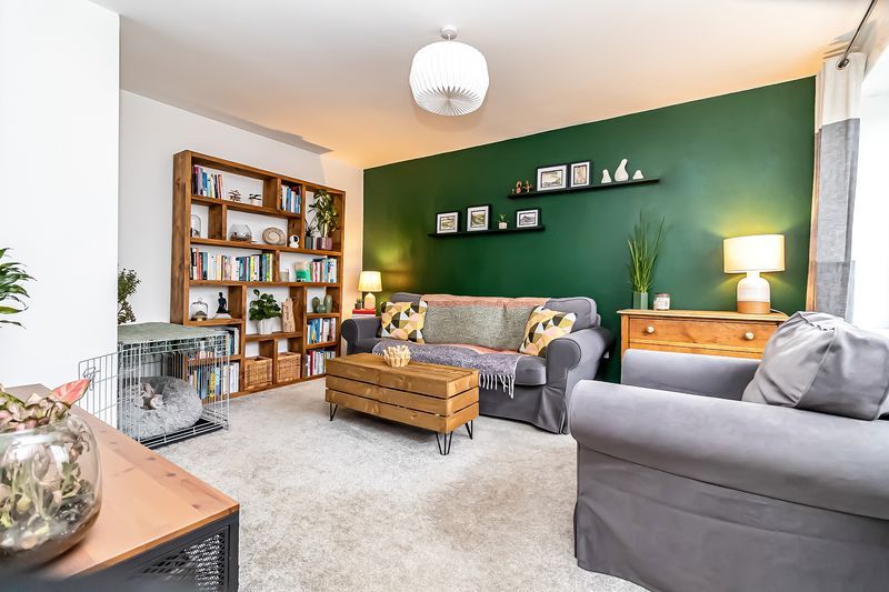 Property photo 3 of 31 .