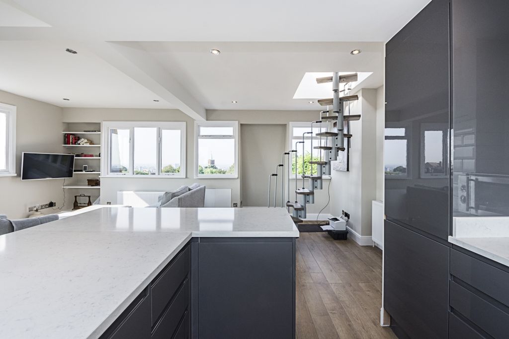 Property photo 3 of 26 Holly-Hill-009 (28)