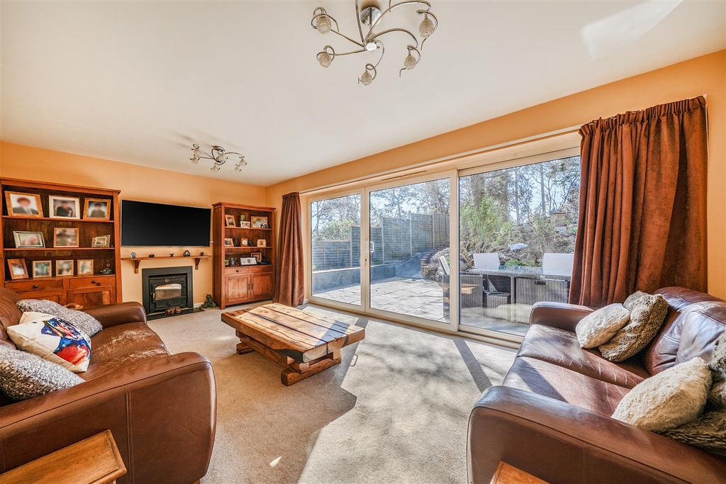 Property photo 3 of 27 9-69Bbe010B2A88-1429238-19d05De1F9371-11-9.Jpg