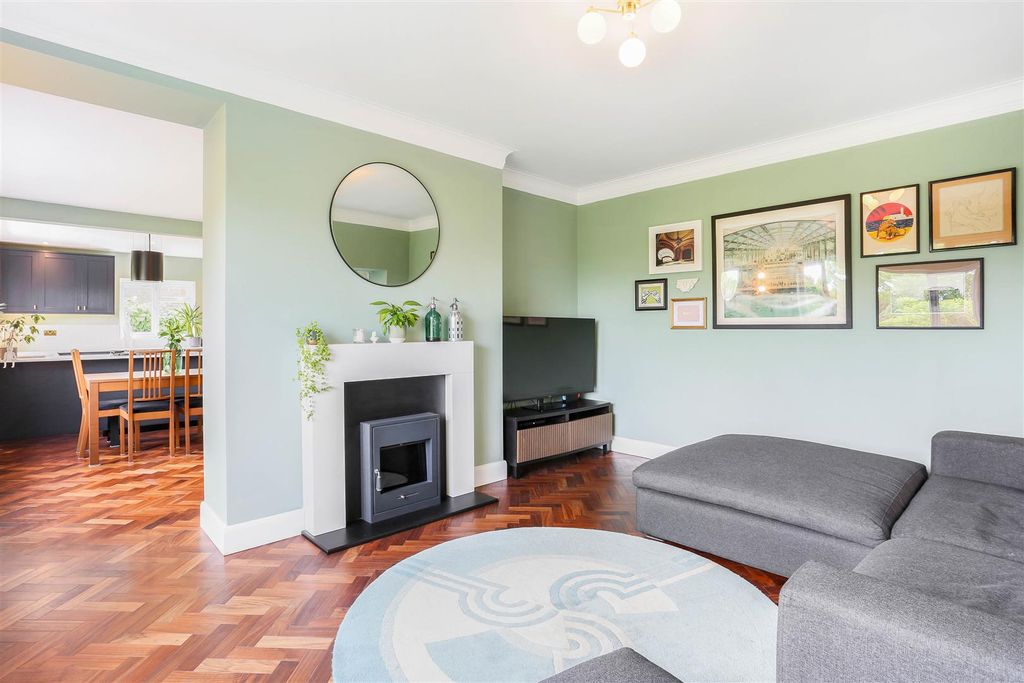 Property photo 2 of 30 1482374017 - 4.Jpg