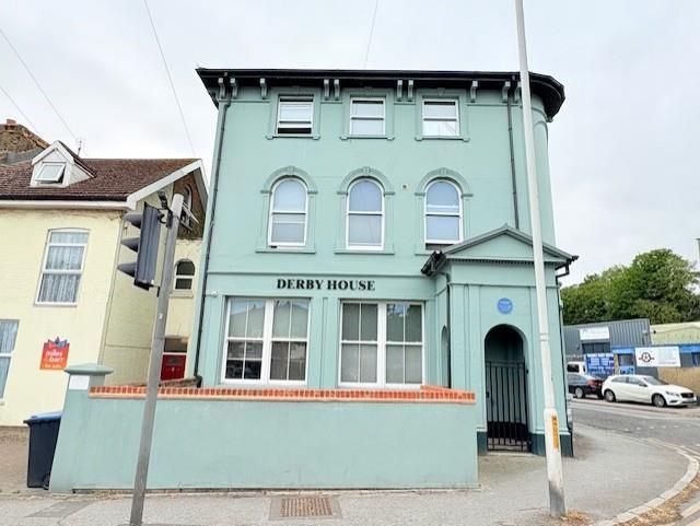 Property photo 2 of 17 Derbyfrontpic1.Jpg