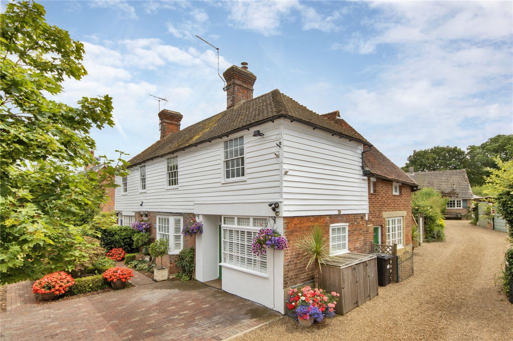Property photo 1 of 19 Hazlehurst Cottage