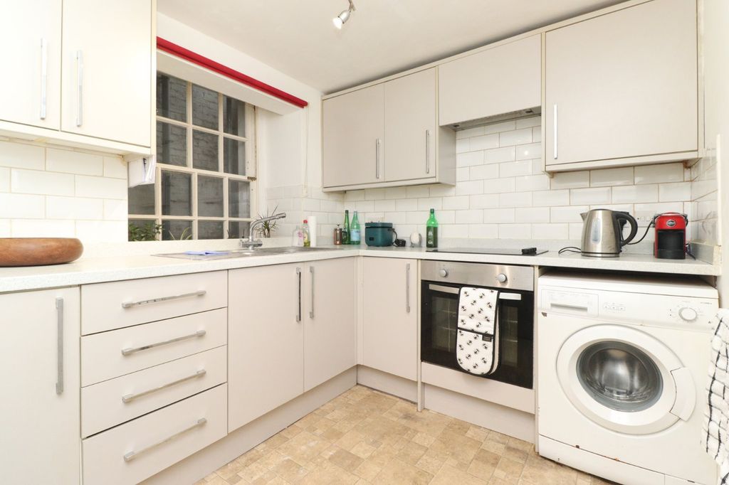 Property photo 2 of 8 Picture 2