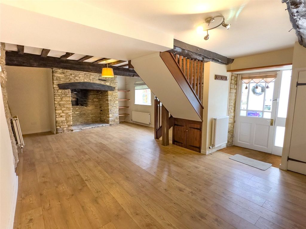 Property photo 2 of 20 Living/Dining Area