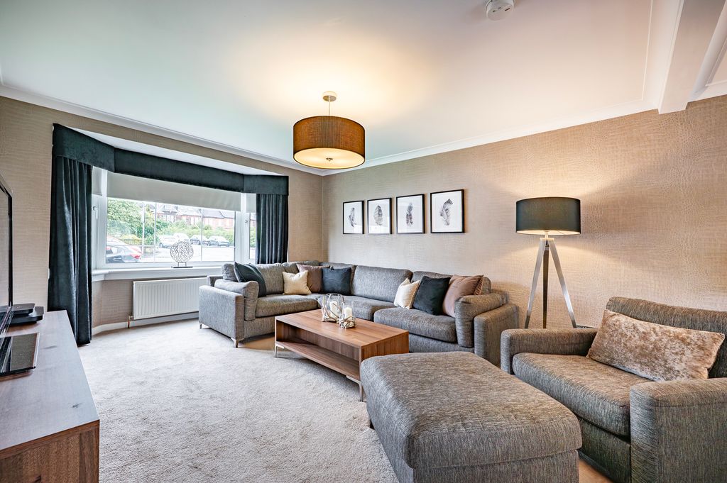 Property photo 2 of 31