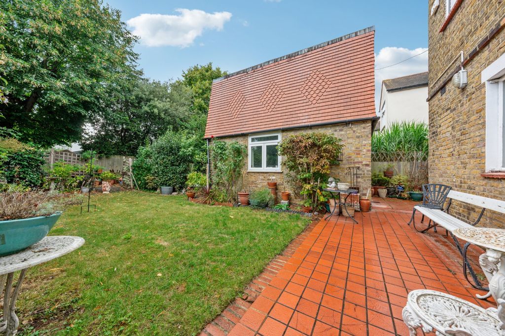 Property photo 3 of 3