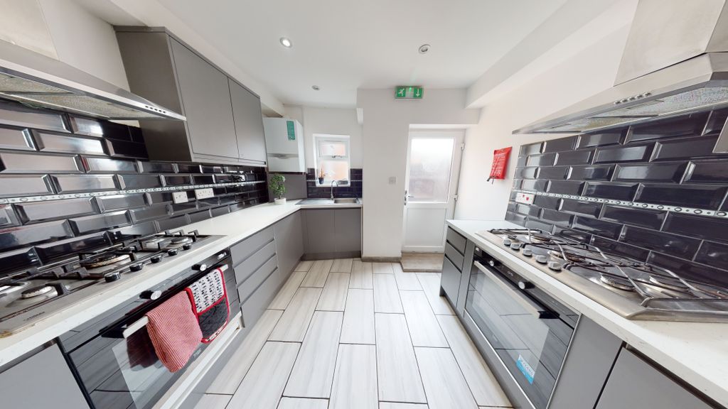 Property photo 1 of 21 2-189-Kitchen-Living-2