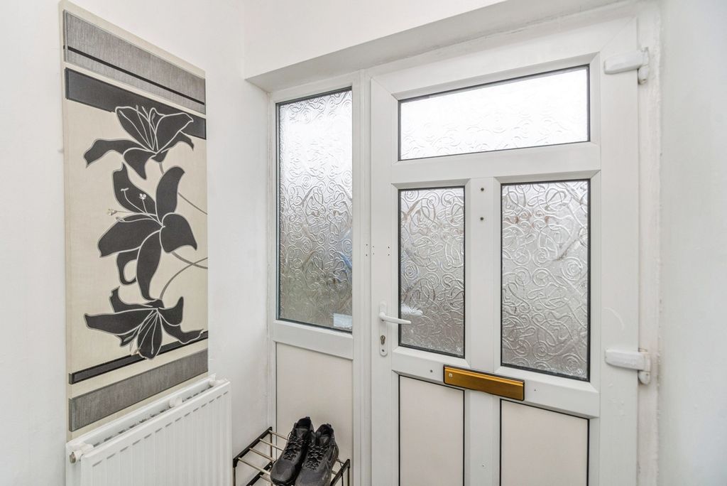 Property photo 3 of 19 Pbox-Img.Jpg