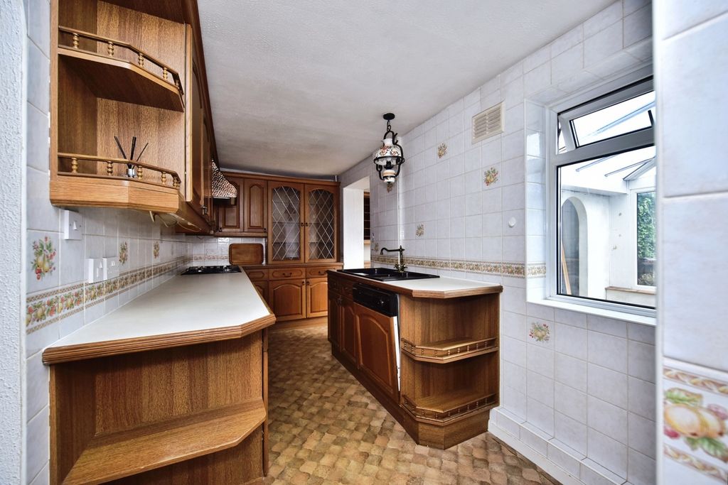 Property photo 3 of 17 Pbox-Img.Jpg
