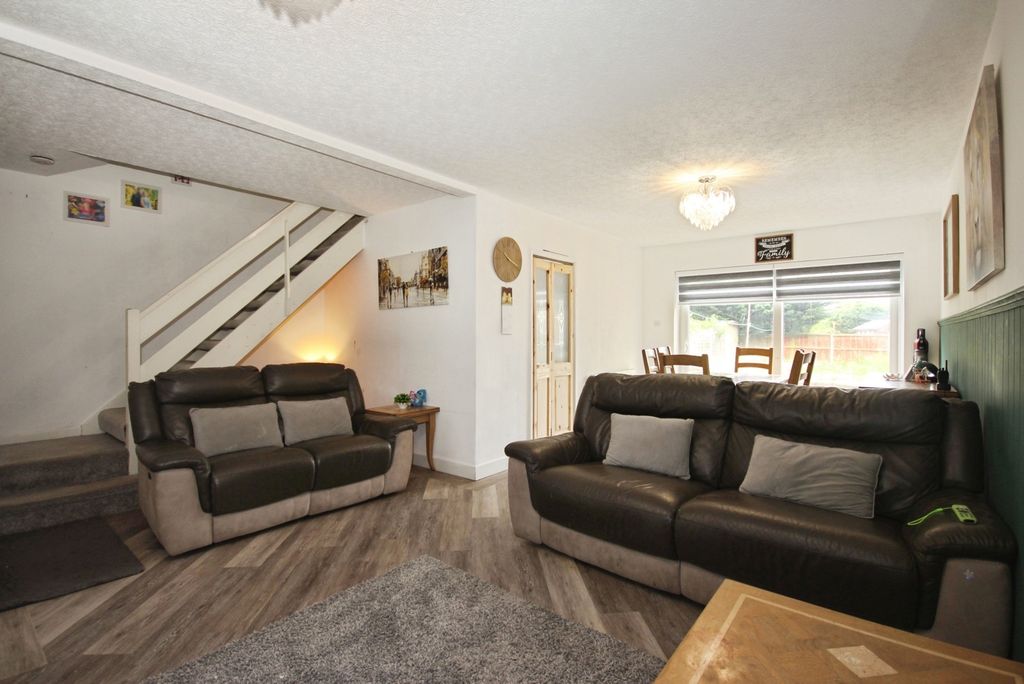 Property photo 3 of 12 Pbox-Img.Jpg