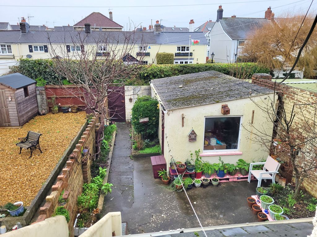 Property photo 2 of 11