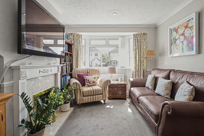 Property photo 3 of 14 Living