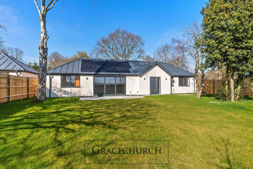 Property photo 1 of 25 2/3 Bedroom Detached Home - Stamp Duty Paid