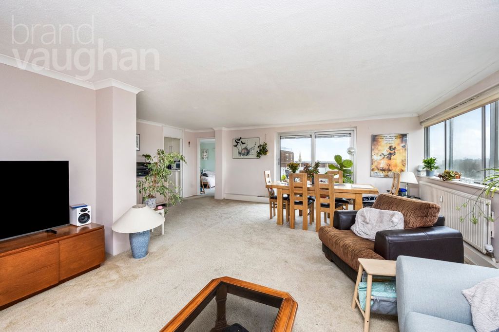 Property photo 2 of 18 Picture No. 13