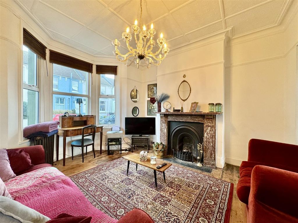 Property photo 1 of 30