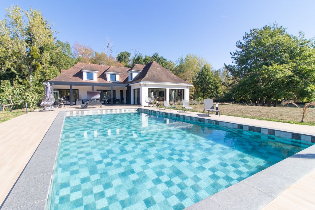 Property photo 1 of 14