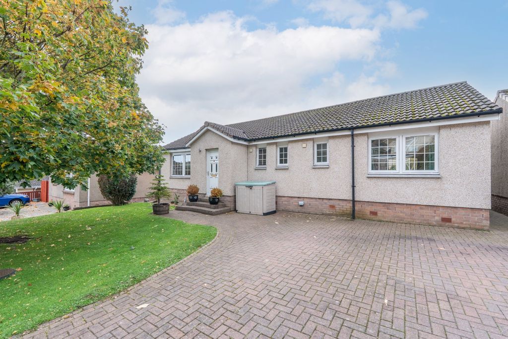 Property photo 1 of 30