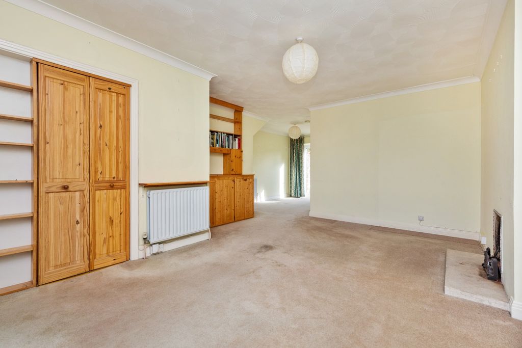 Property photo 2 of 12 4561754