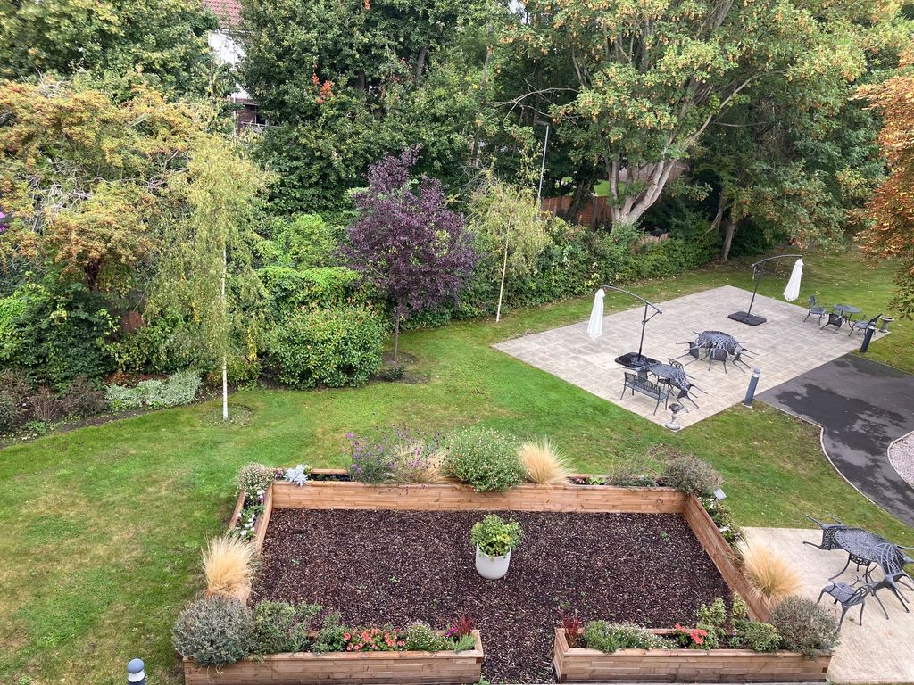 Property photo 3 of 33