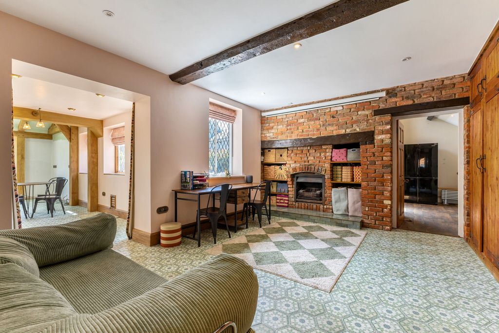 Property photo 2 of 17